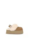 Ugg Platform Mules Made Of Camel-colored Leather With Faux Fur And Elastic Back