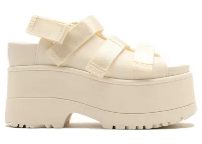 Pre-owned Ugg Goldenrise Platform Sandals (women's) Sneakers In Jasmine