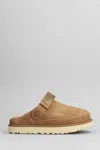 Ugg Women Goldenstar Clog In Chestnut In Brown