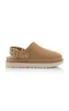 Ugg Goldenstar Villa Suede Clogs In Tan