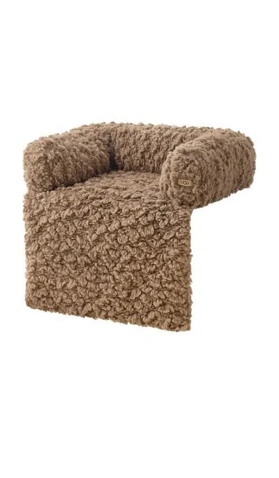 Ugg Home Small Shira Pet Sofa In Chestnut