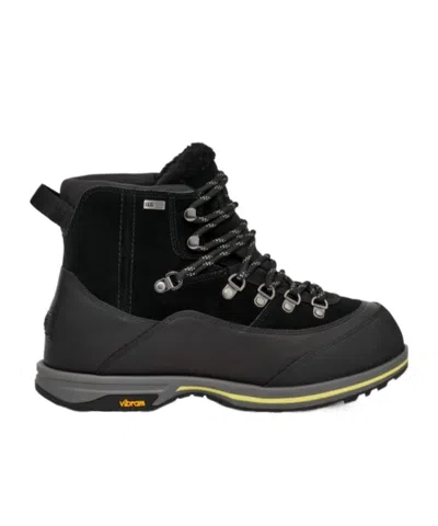 Ugg Lacing Short Boots In Black