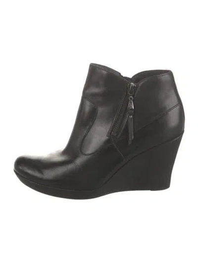 Pre-owned Ugg Leather Boots In Black