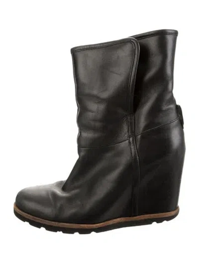 Pre-owned Ugg Leather Boots In Black