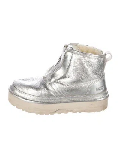 Pre-owned Ugg Leather Boots In Metallic/silver