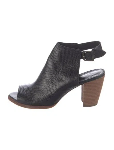 Pre-owned Ugg Leather Cutout Accent Slingback Sandals In Black