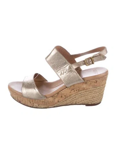Pre-owned Ugg Leather Espadrilles In Neutral