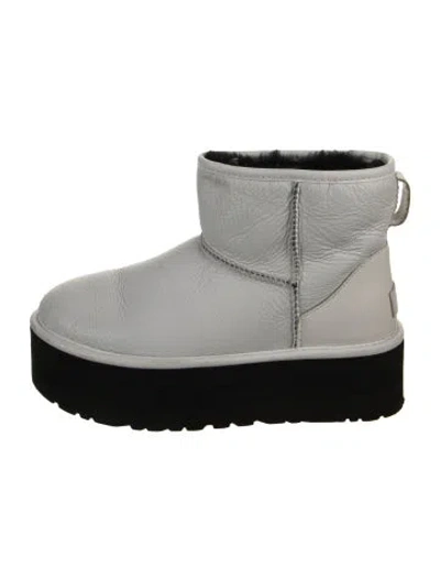 Pre-owned Ugg Leather Fur Trim Boots In White