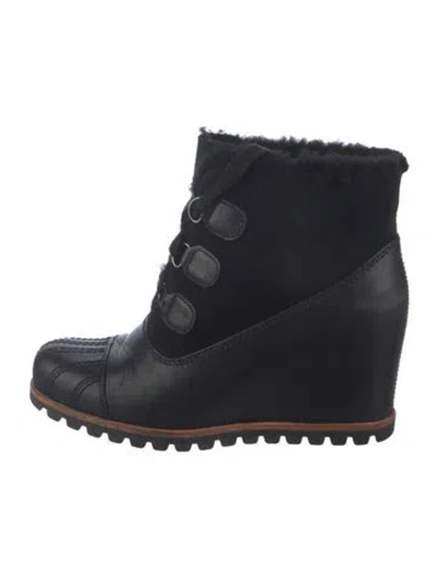 Pre-owned Ugg Leather Lace-up Boots In Black