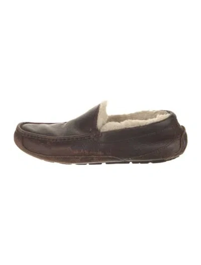 Pre-owned Ugg Leather Moccasins In Brown