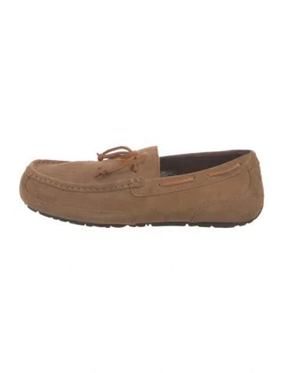 Pre-owned Ugg Leather Moccasins In Neutral