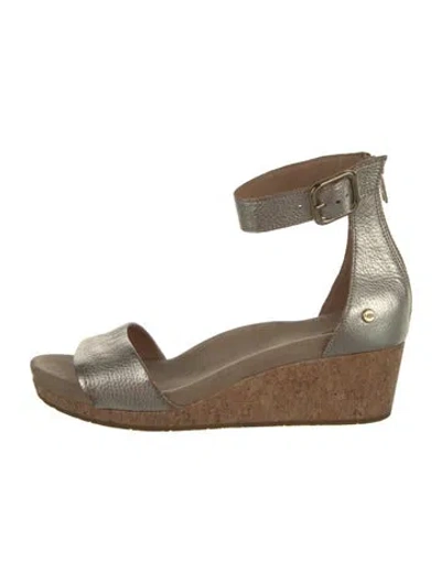 Pre-owned Ugg Leather Sandals