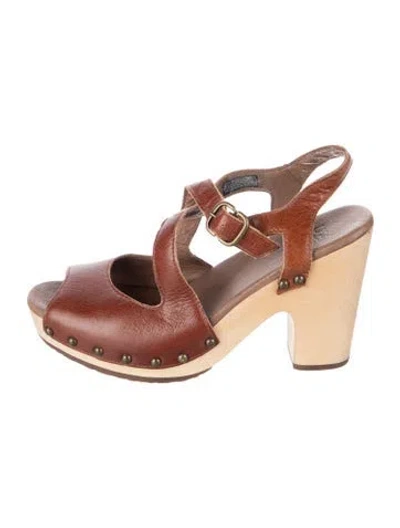 Pre-owned Ugg Leather Sandals In Brown