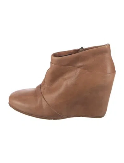 Pre-owned Ugg Leather Slouch Boots In Brown
