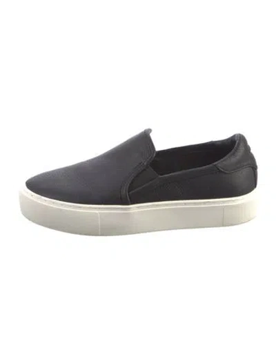 Pre-owned Ugg Leather Sneakers In Black