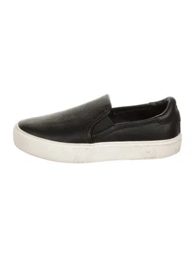 Pre-owned Ugg Leather Sneakers In Black