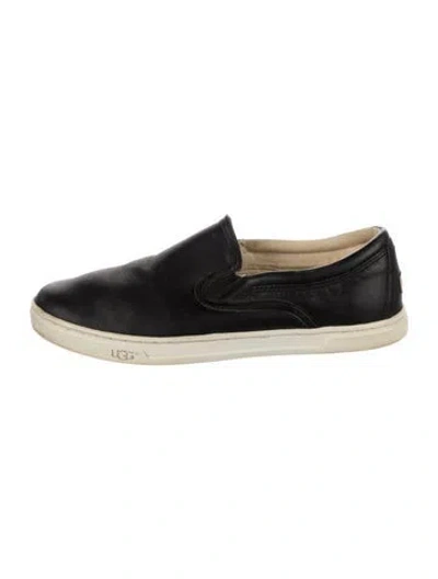Pre-owned Ugg Leather Sneakers In Black