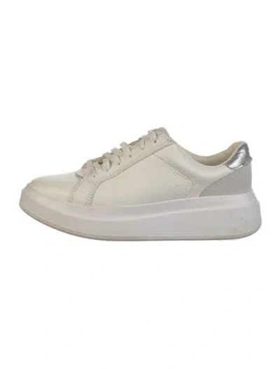 Pre-owned Ugg Leather Sneakers In White