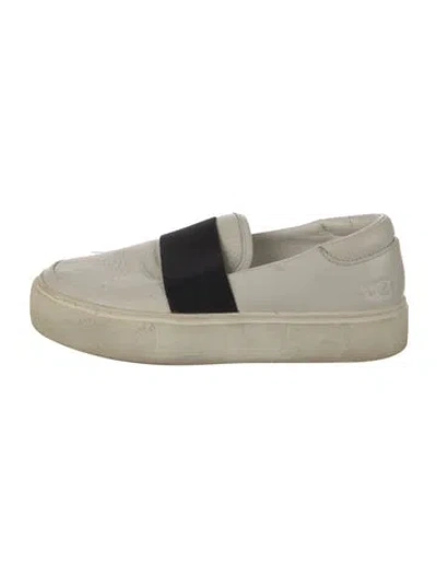 Pre-owned Ugg Leather Sneakers In White