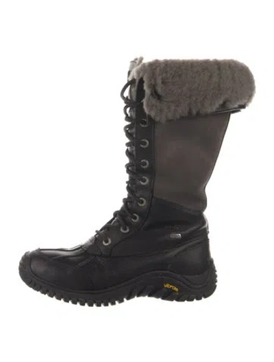 Pre-owned Ugg Leather Snow Boots In Black