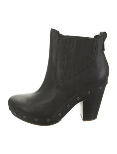 Pre-owned Ugg Leather Studded Accents Chelsea Boots In Black