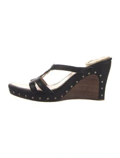Pre-owned Ugg Leather Studded Accents T-strap Sandals In Black