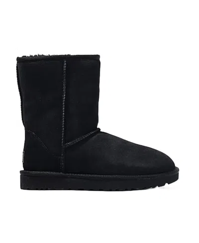 Ugg Classic Short Black Boots With Logo Patch On The Rear And Shearling Lining In Suede Woman