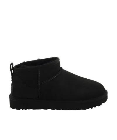 Ugg Logo Boots In Black