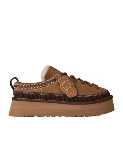 Ugg Logo Round Toe Flats In Maroon