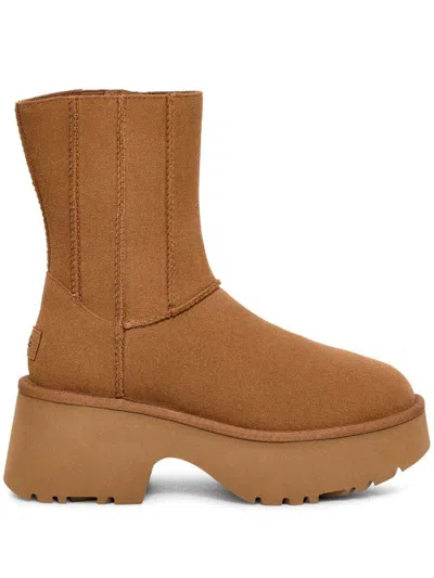 Ugg Logo Short Boots In Brown