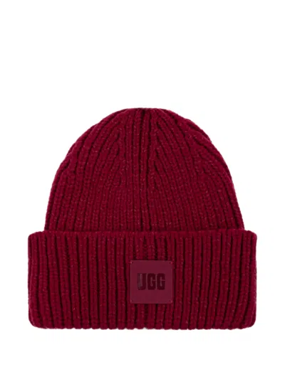 Ugg Logo-patch Chunky-knit Beanie Hat In Pink
