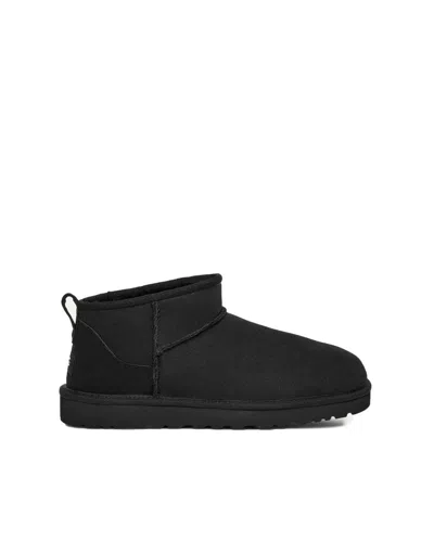 UGG M'S CLASSIC ULTRA MINI ANKLE BOOT IN BLACK