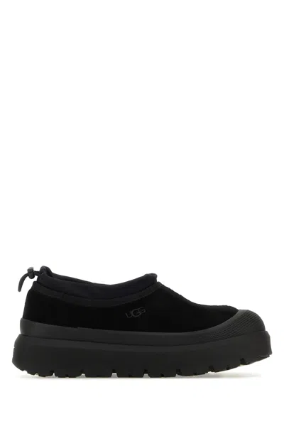 UGG SLIP-ON TASMAN WEATHER HYBRID IN PELLE SCAMOSCIATA E GOMMA NERA UOMO