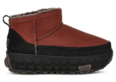 Pre-owned Ugg Men's  Venture Daze Ultra Mini Boot Sneakers In Red Jasper/black