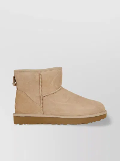 UGG MINI II LIGHTWEIGHT SOLE BOOT