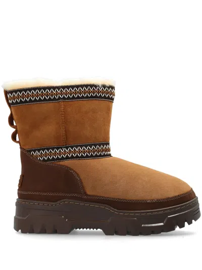 Ugg Mini Trailgazer Boots In Brown