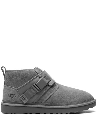Ugg Neumel Quickclick Chukka Suede Boots In 灰色
