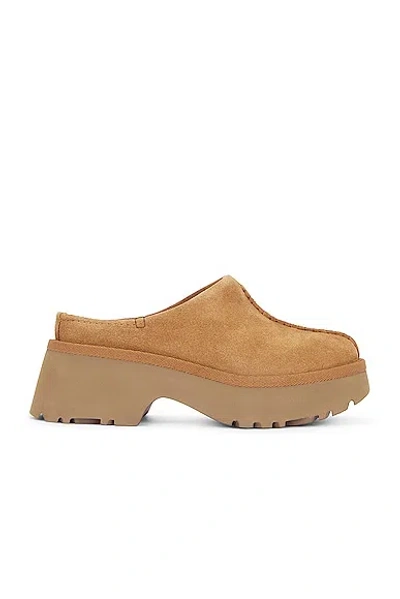 Ugg New Heights Clog In Chestnut