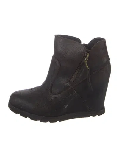 Pre-owned Ugg Nubuck Distressed Accents Boots In Black