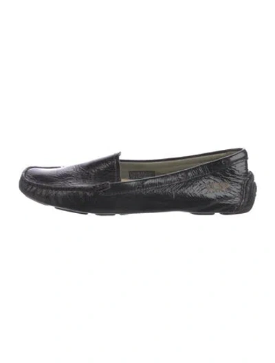 Pre-owned Ugg Patent Leather Loafers In Black