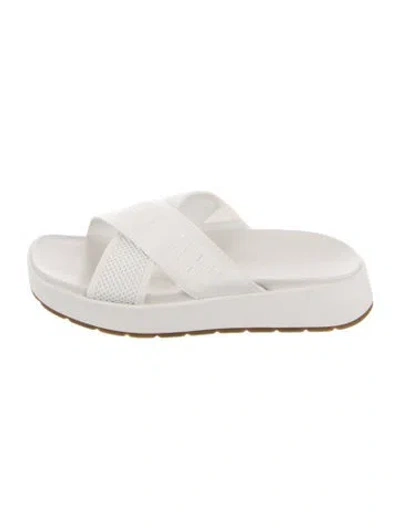 Pre-owned Ugg Patent Leather Slides In White