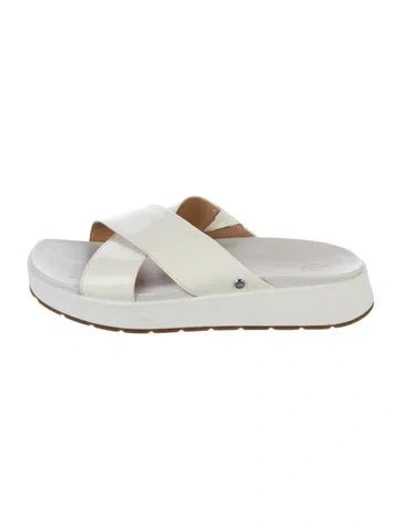 Pre-owned Ugg Patent Leather Studded Accents Slides In White