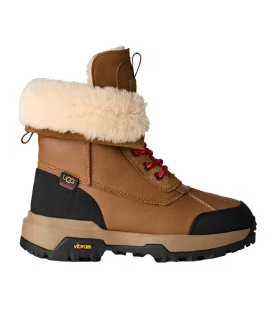 UGG ROUND-TOE LACE-UP BOOTS