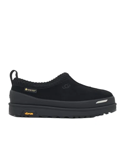 Ugg Round-toe Slippers In Black