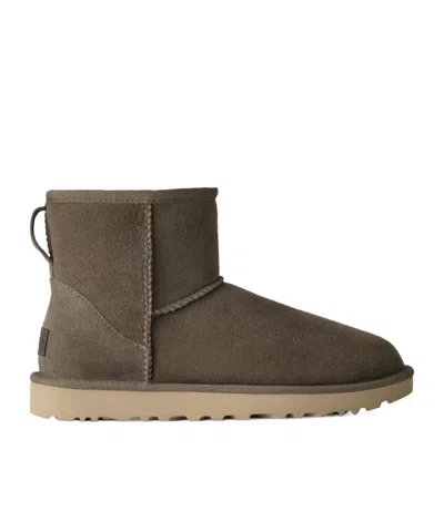 Ugg Round-toe Snow Boots In Green
