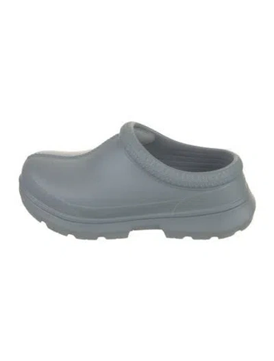 Pre-owned Ugg Rubber Sneakers In Blue