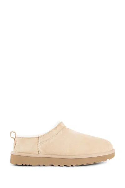 Ugg Sandals & Slides