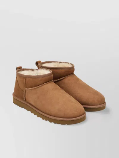 UGG SHEARLING LINED ROUND TOE PULL TAB BOOT