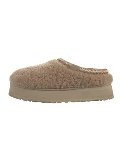 Pre-owned Ugg Shearling Whipstitch Trim Slippers In Neutral