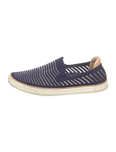 Pre-owned Ugg Striped Sneakers In Blue/neutrals